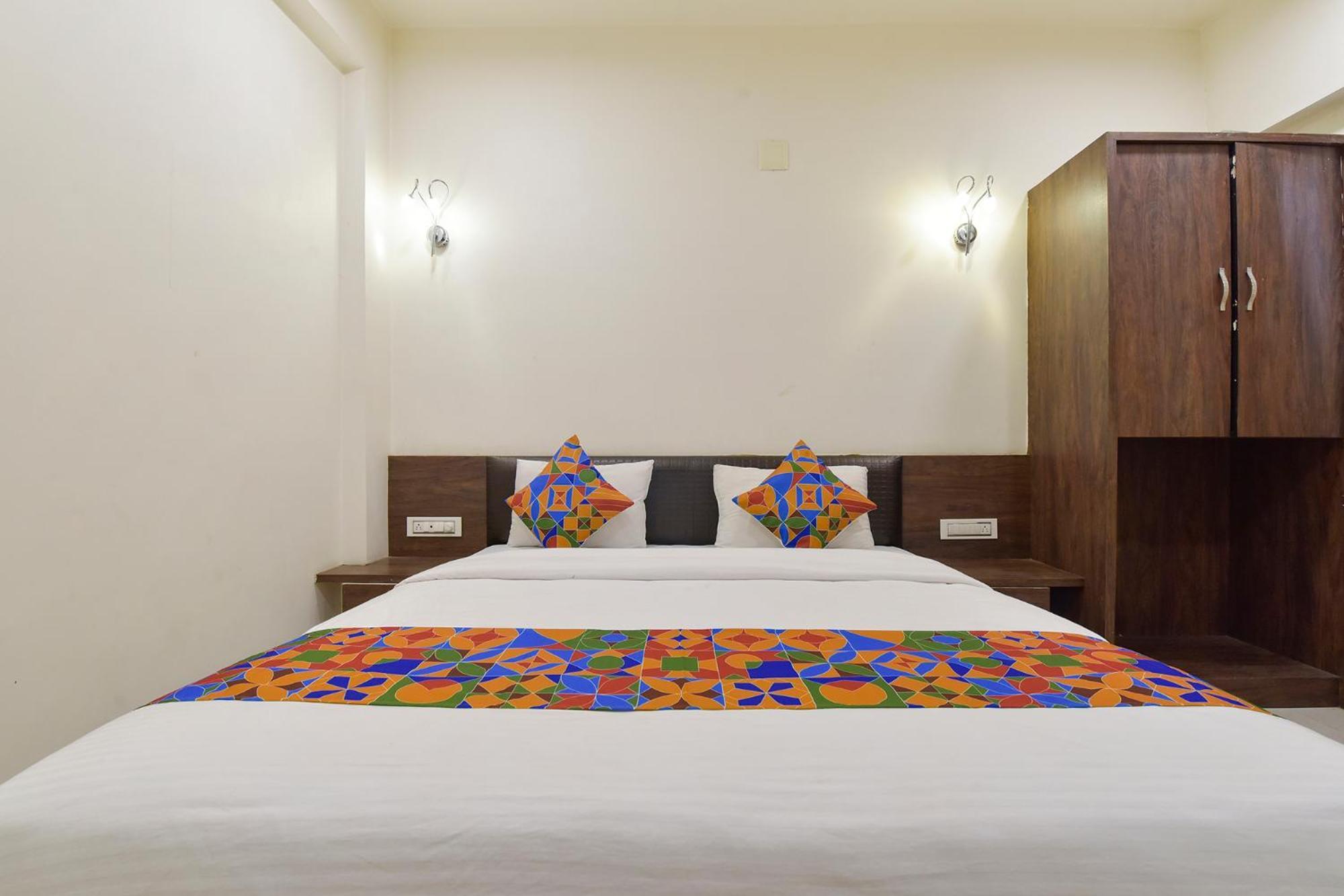 Fabhotel A1 Plaza Ahmedabad Exterior foto