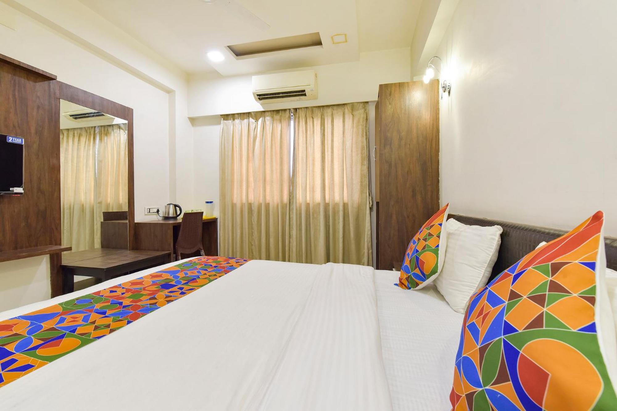 Fabhotel A1 Plaza Ahmedabad Exterior foto
